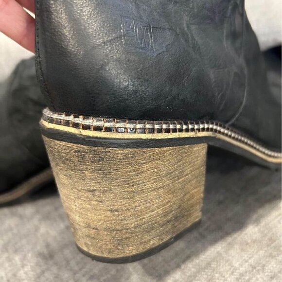 VERA GOMMA woman’s block heel booties. Black leather. Size 41 (10.5) excellent q - Picture 10 of 10